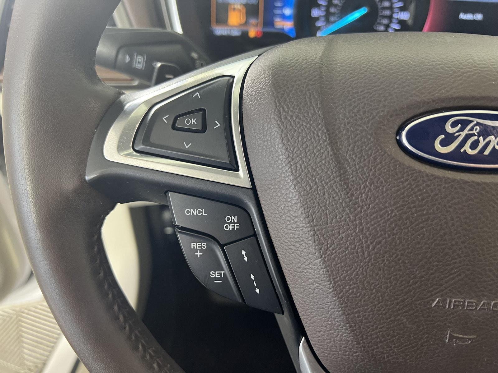 Used 2017 White Platinum Metallic Tri-Coat Ford Platinum image 16