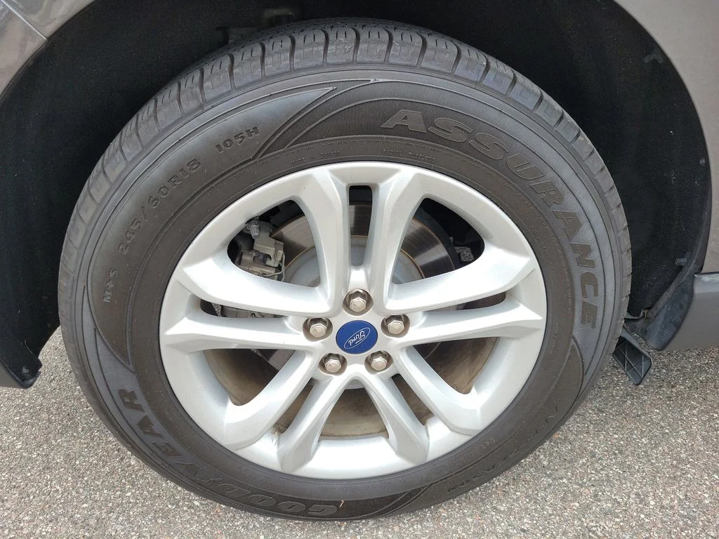 Used 2020 Magnetic Metallic Ford SEL image 6