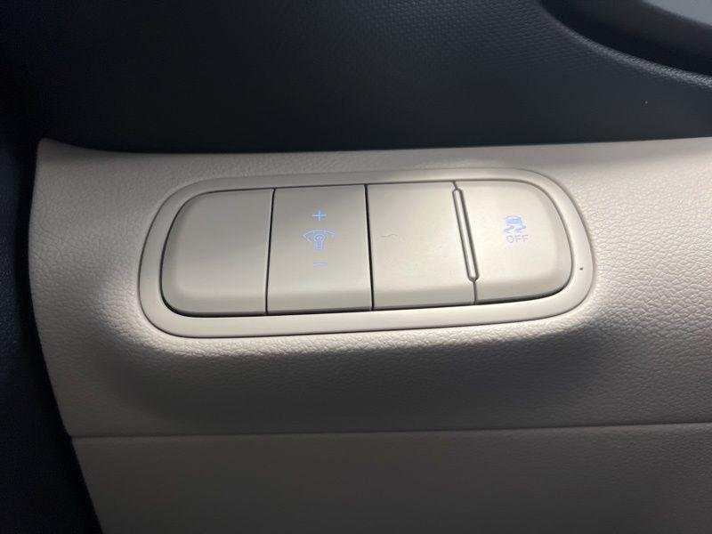 New 2026 White Hyundai SEL w/Two-Tone Roof image 17