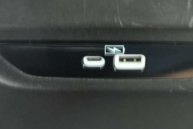 Used 2023 Black Chrysler Limited image 9
