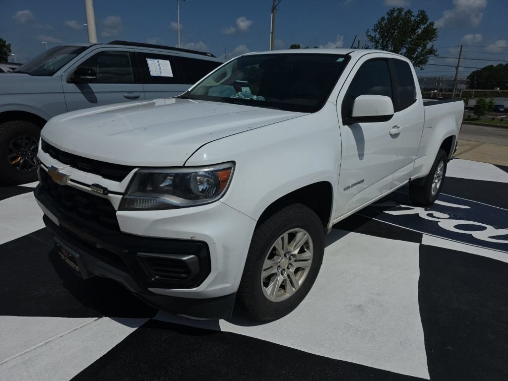 Used 2021 White Chevrolet LT image 3