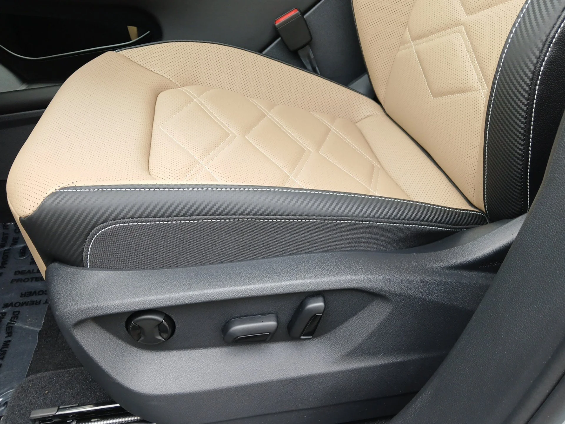 New 2026 Opal White Pearl Volkswagen 2.0T SE image 18