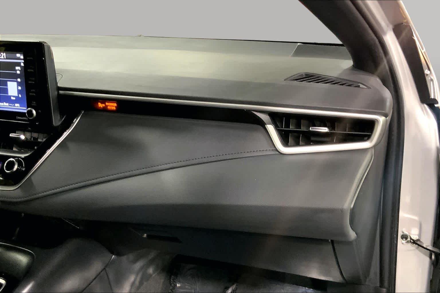 Used 2022 Classic Silver Metallic Toyota SE image 19