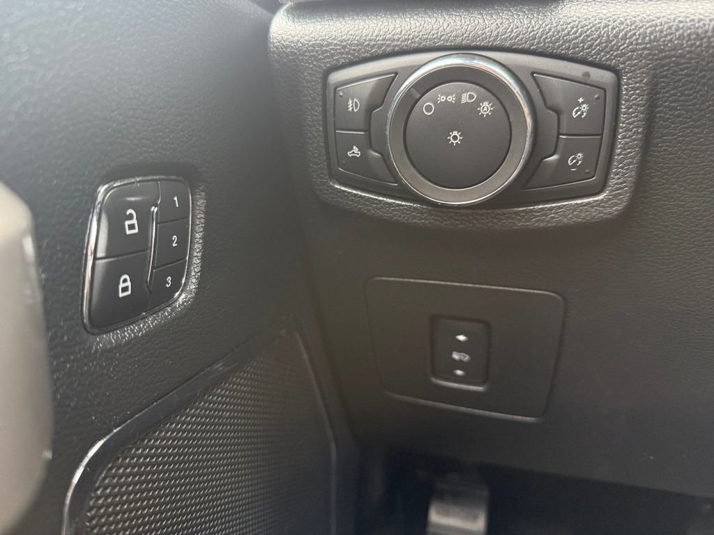 Used 2015 Gray Ford Lariat image 25