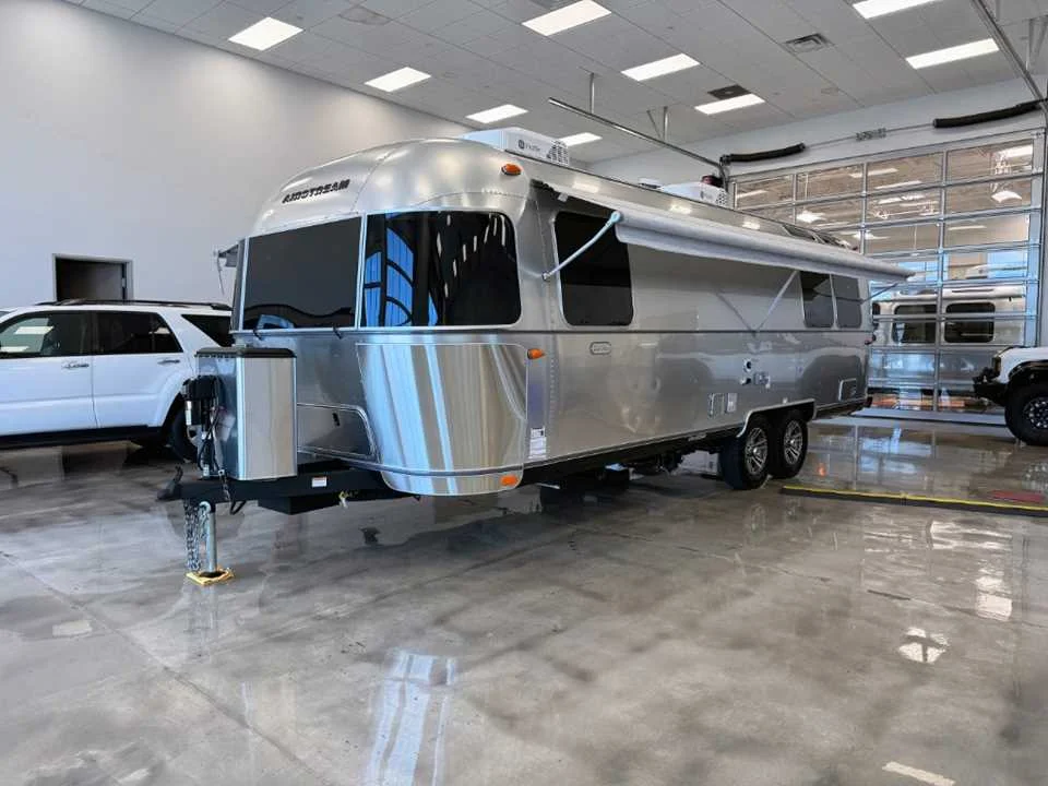 New 2027 SILVER AIRSTREAM  image 12