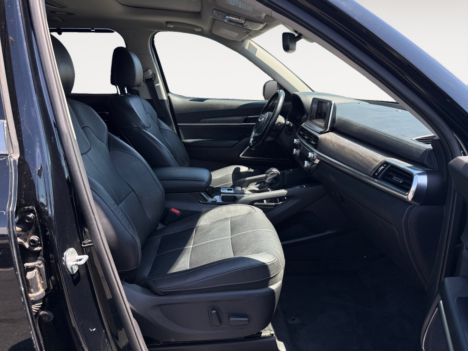 Used 2021 Ebony Black Kia SX image 19