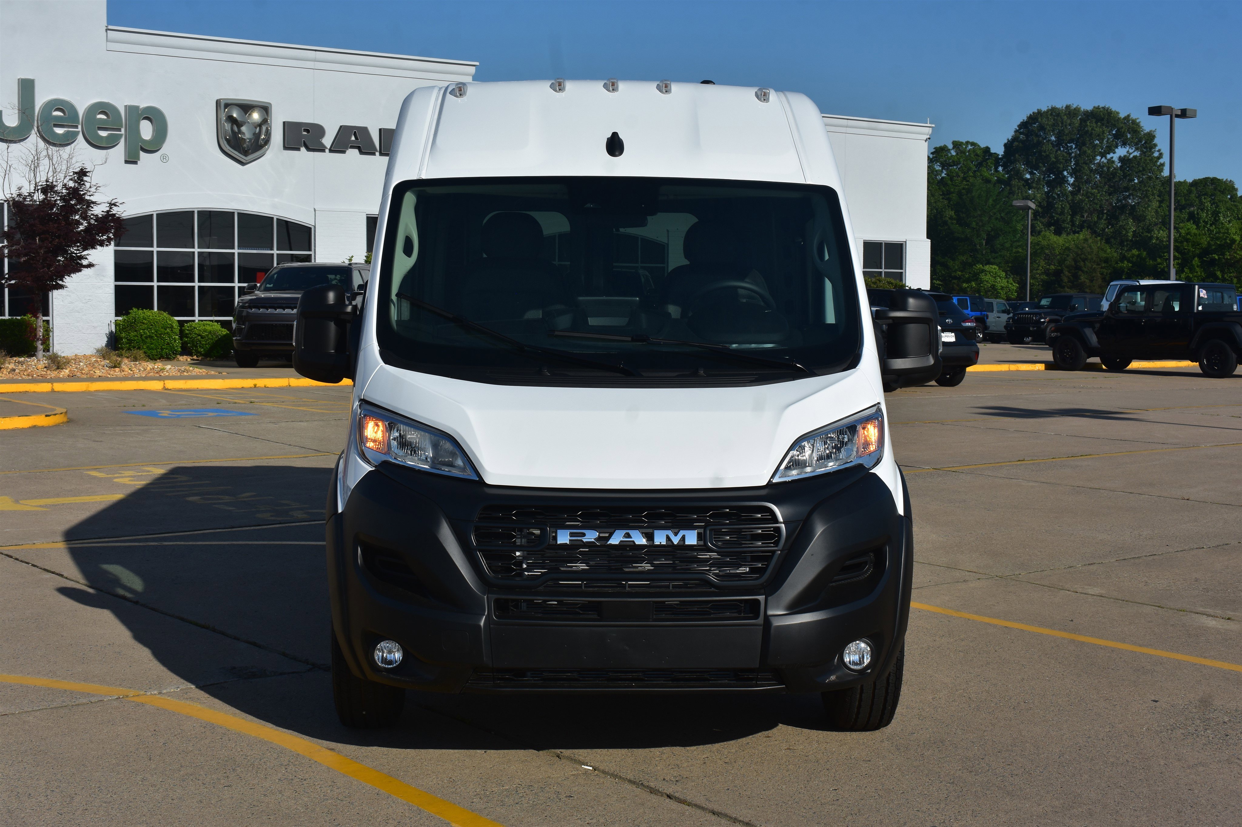 New 2026 Bright White Clear-Coat Exterior Paint RAM Tradesman image 2
