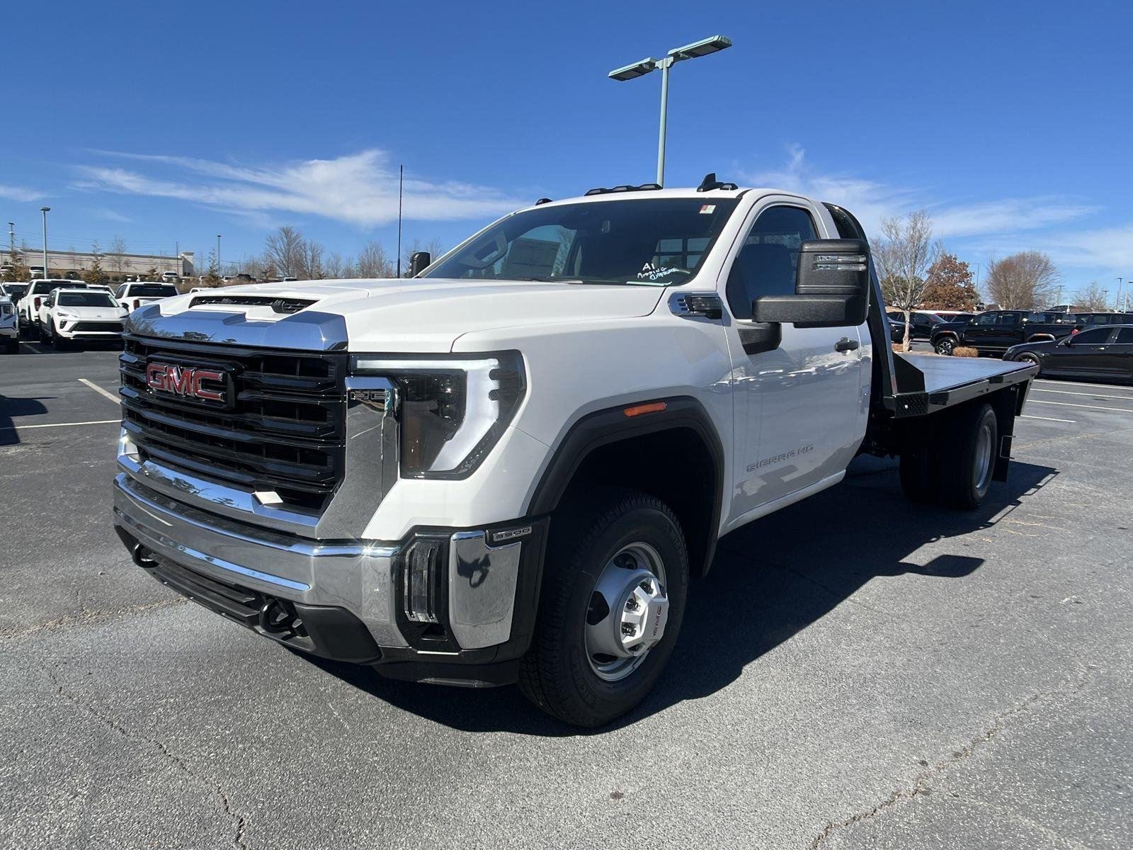 New 2025 Summit White GMC Pro image 3