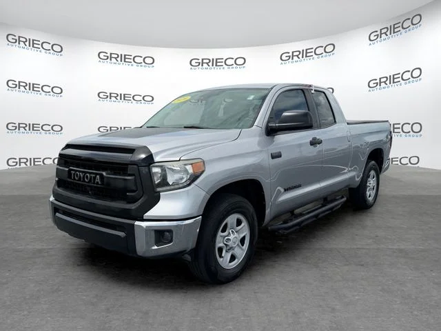 Used 2020 Silver Toyota SR5 image 3