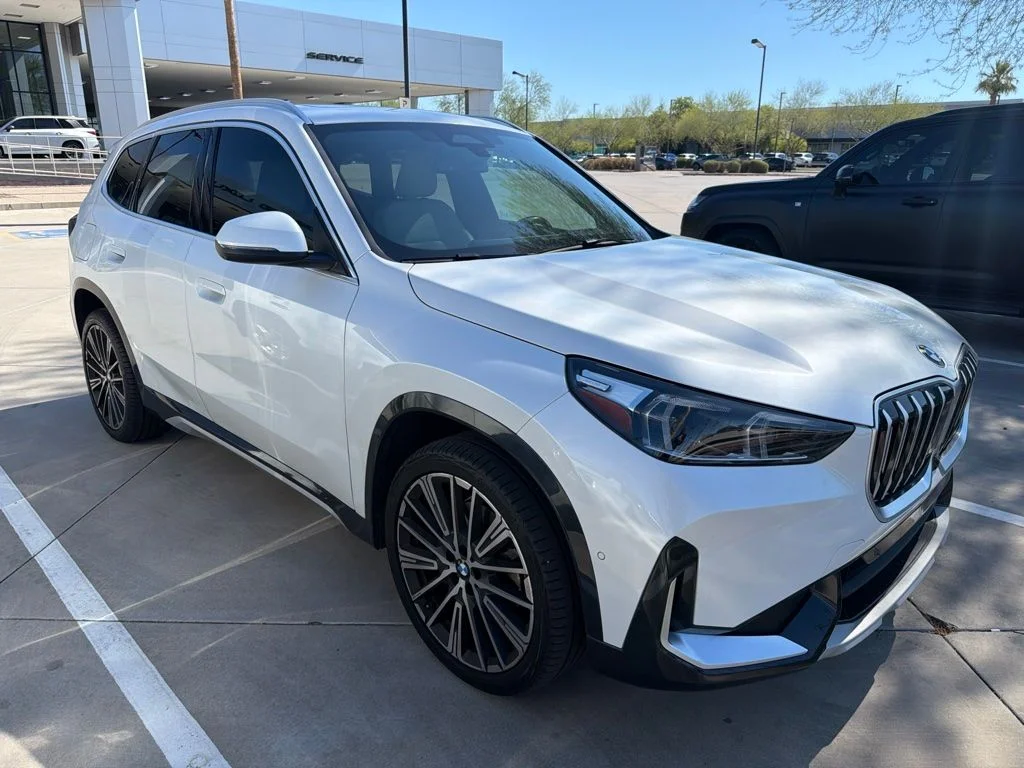 Used 2025 White BMW xDrive28i image 2