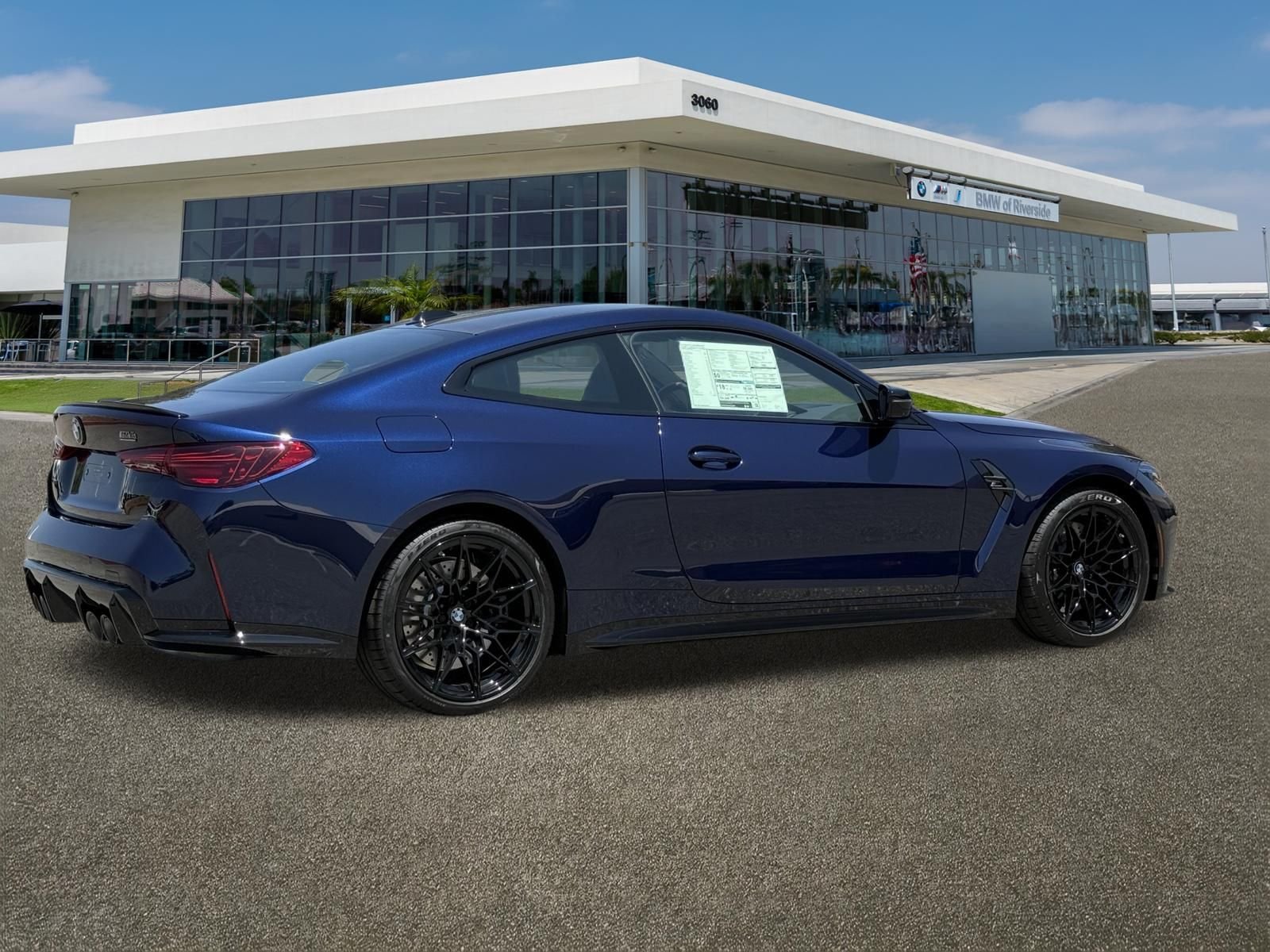 New 2027 Tanzanite Blue II Metallic BMW Competition image 11