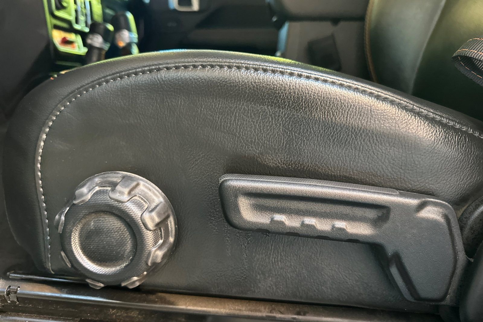 Used 2022 Gray Jeep Mojave image 15
