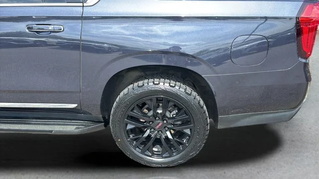 Used 2023 Silver GMC SLT image 38