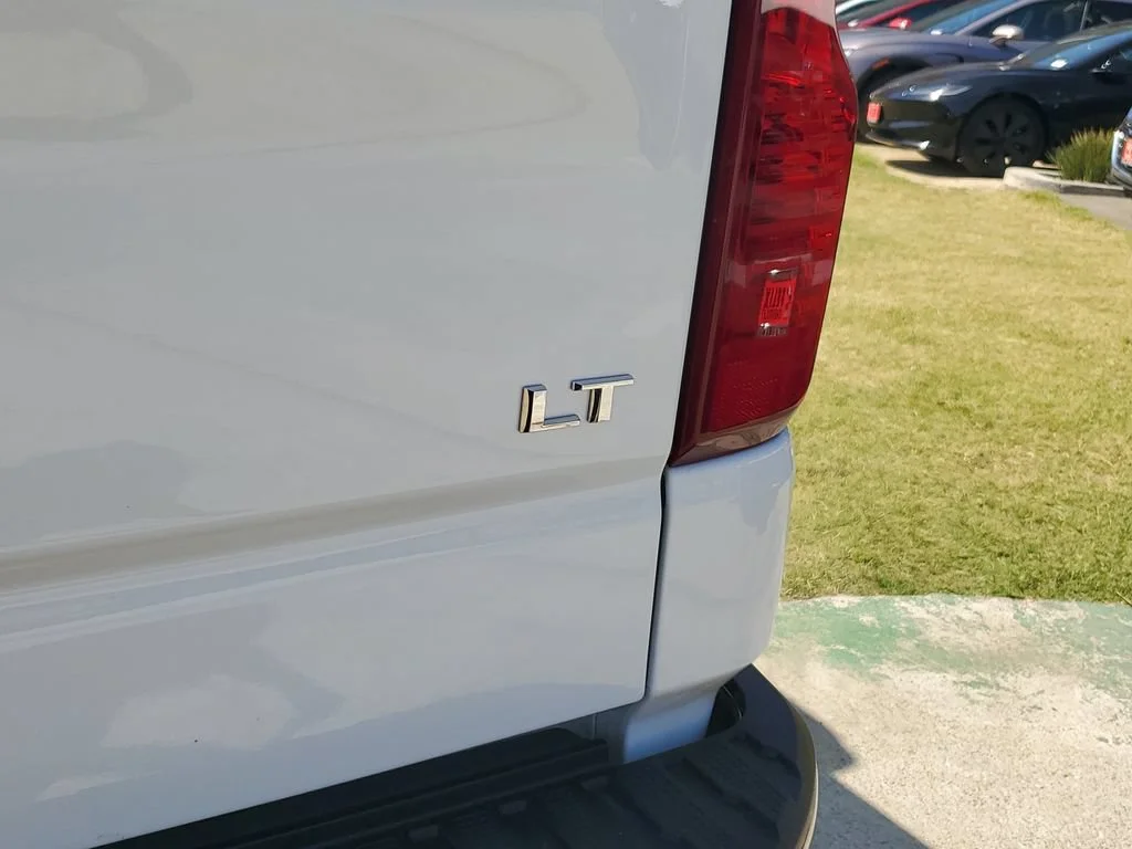 Used 2026 Summit White Chevrolet LT image 9