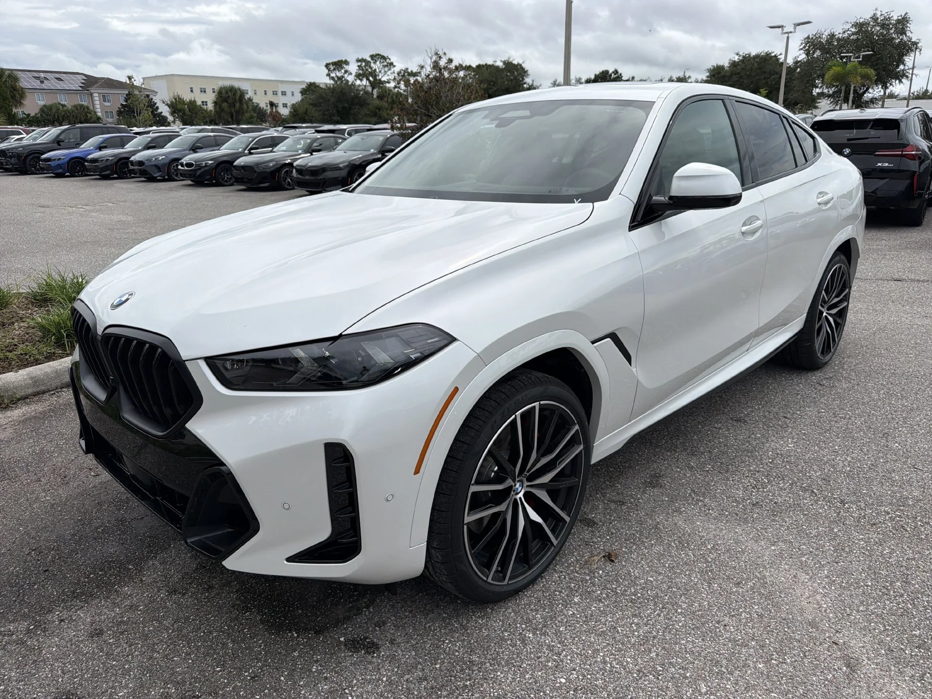 New 2027 Mineral White Metallic BMW xDrive40i image 8
