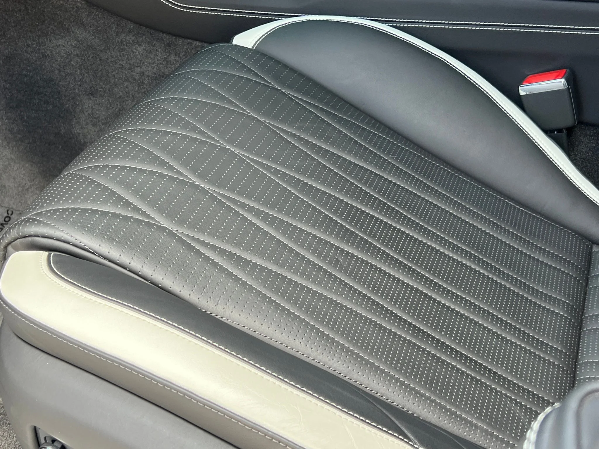 Used 2023  Bentley Speed image 37