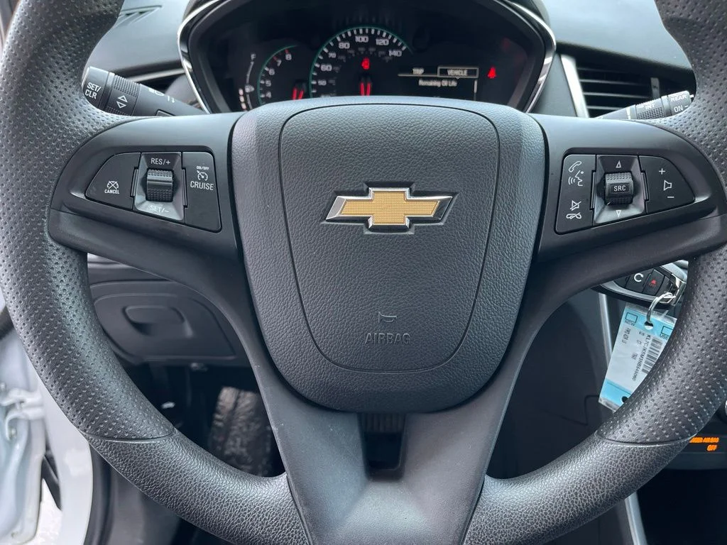 Used 2022 White Chevrolet LS image 20