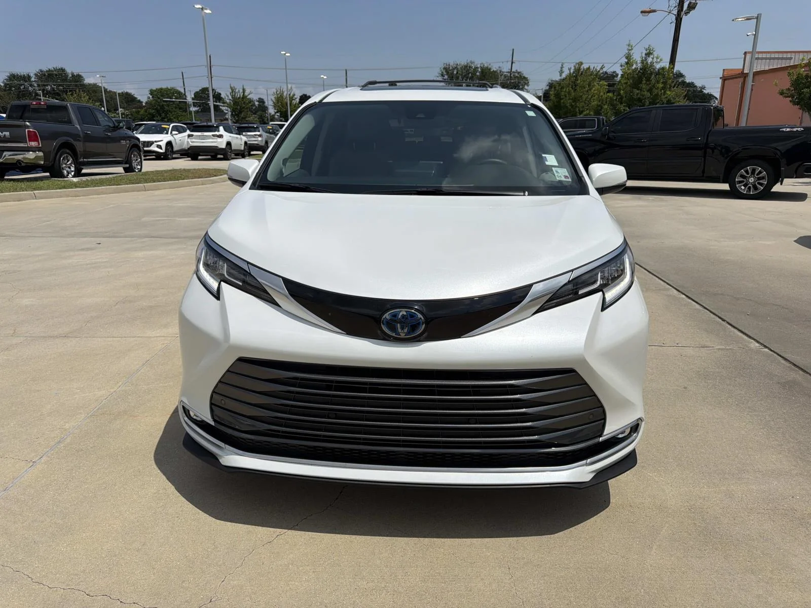 Used 2023 Beige Toyota Limited AWD 7-Passenger (Natl) image 2