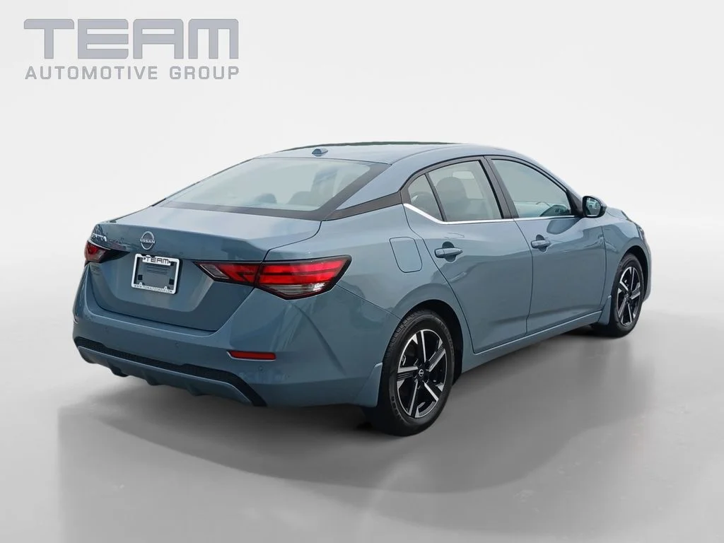 Used 2025 Gray Nissan SV image 7