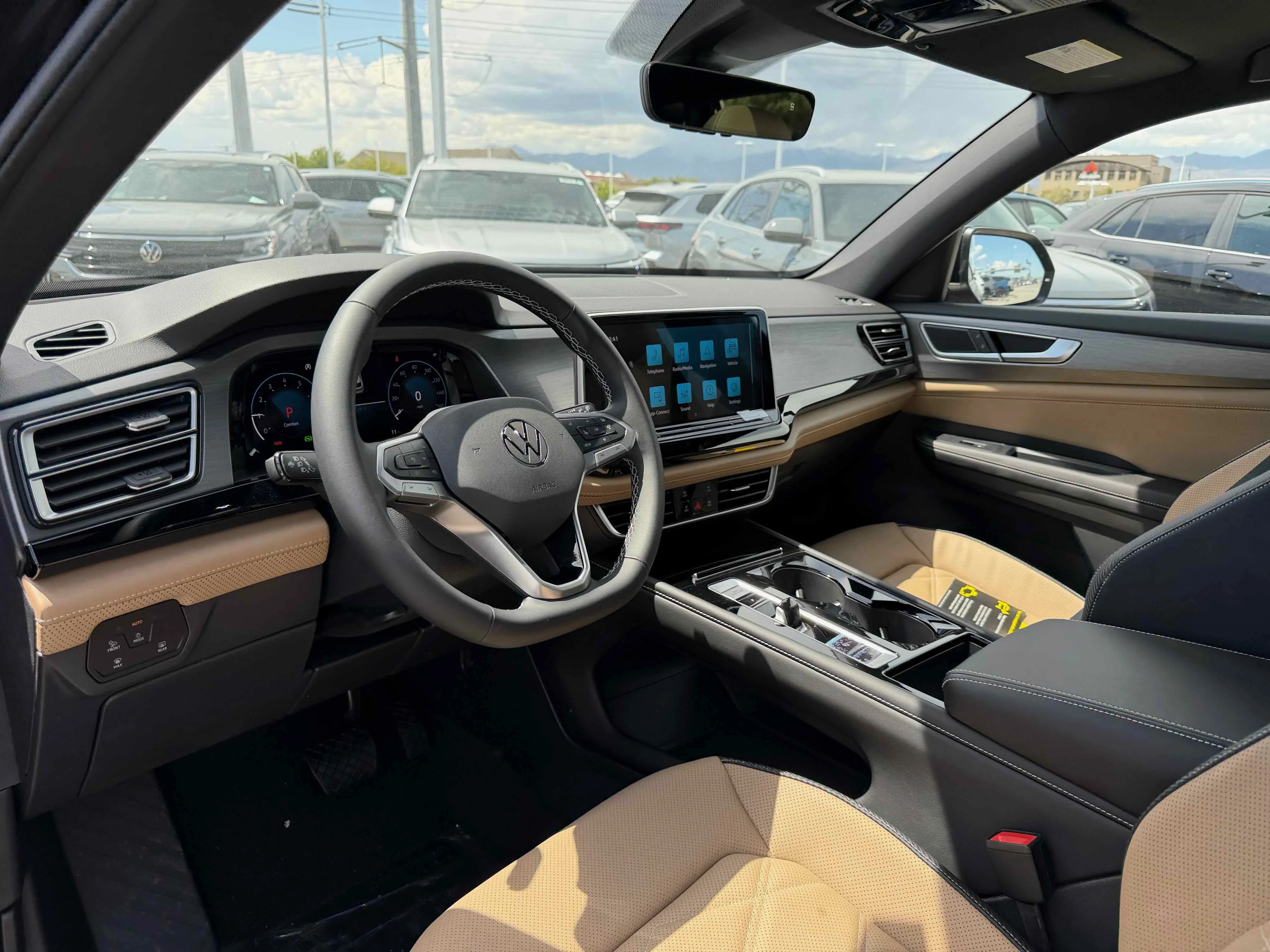 New 2026 Deep Black Volkswagen 2.0T SE w/Technology image 4