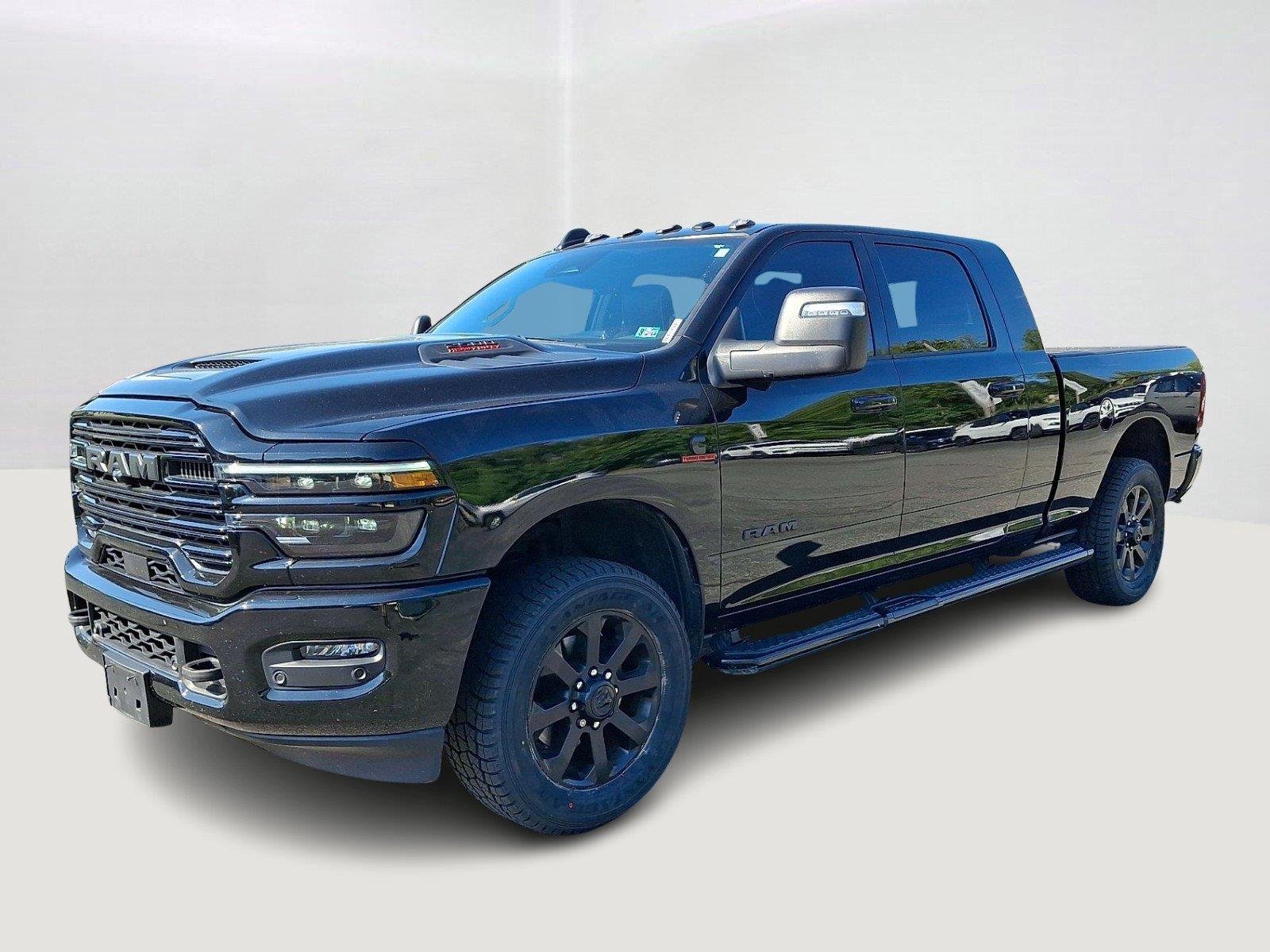 Used 2025 Diamond Black Crystal Pearlcoat Ram Laramie image 3