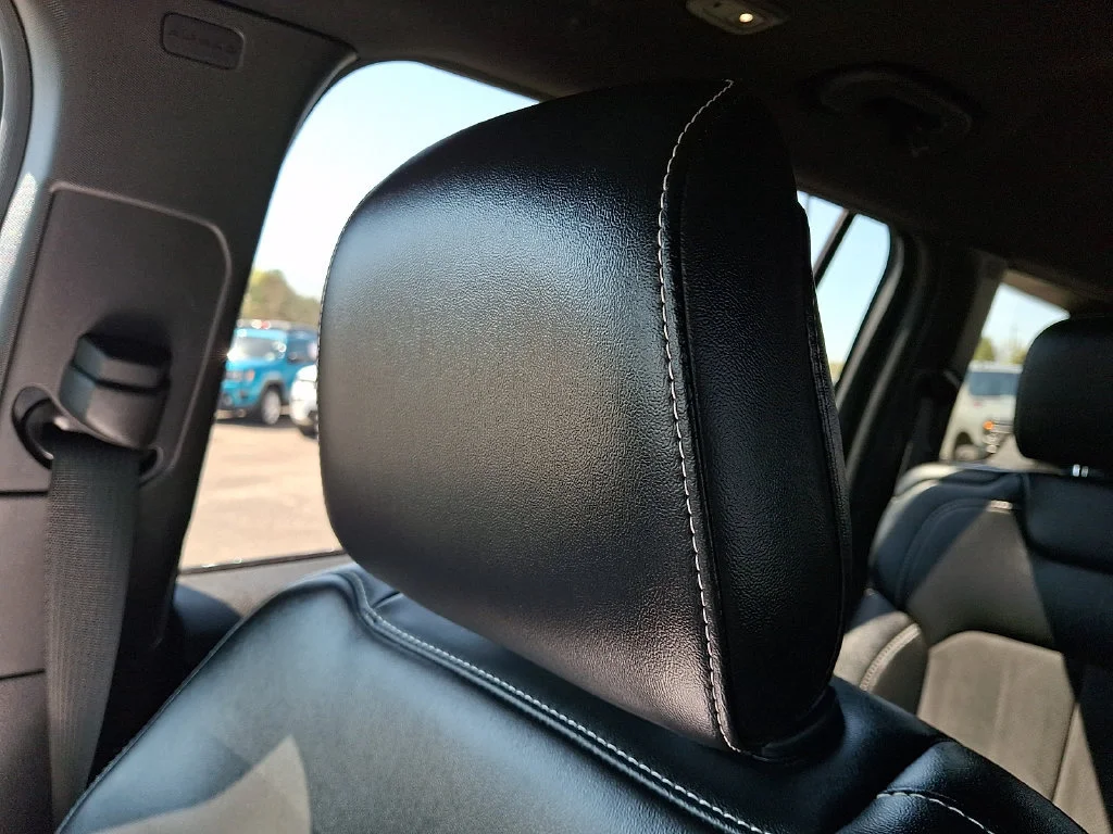 Used 2024 Red Jeep Altitude X 4x4 image 18