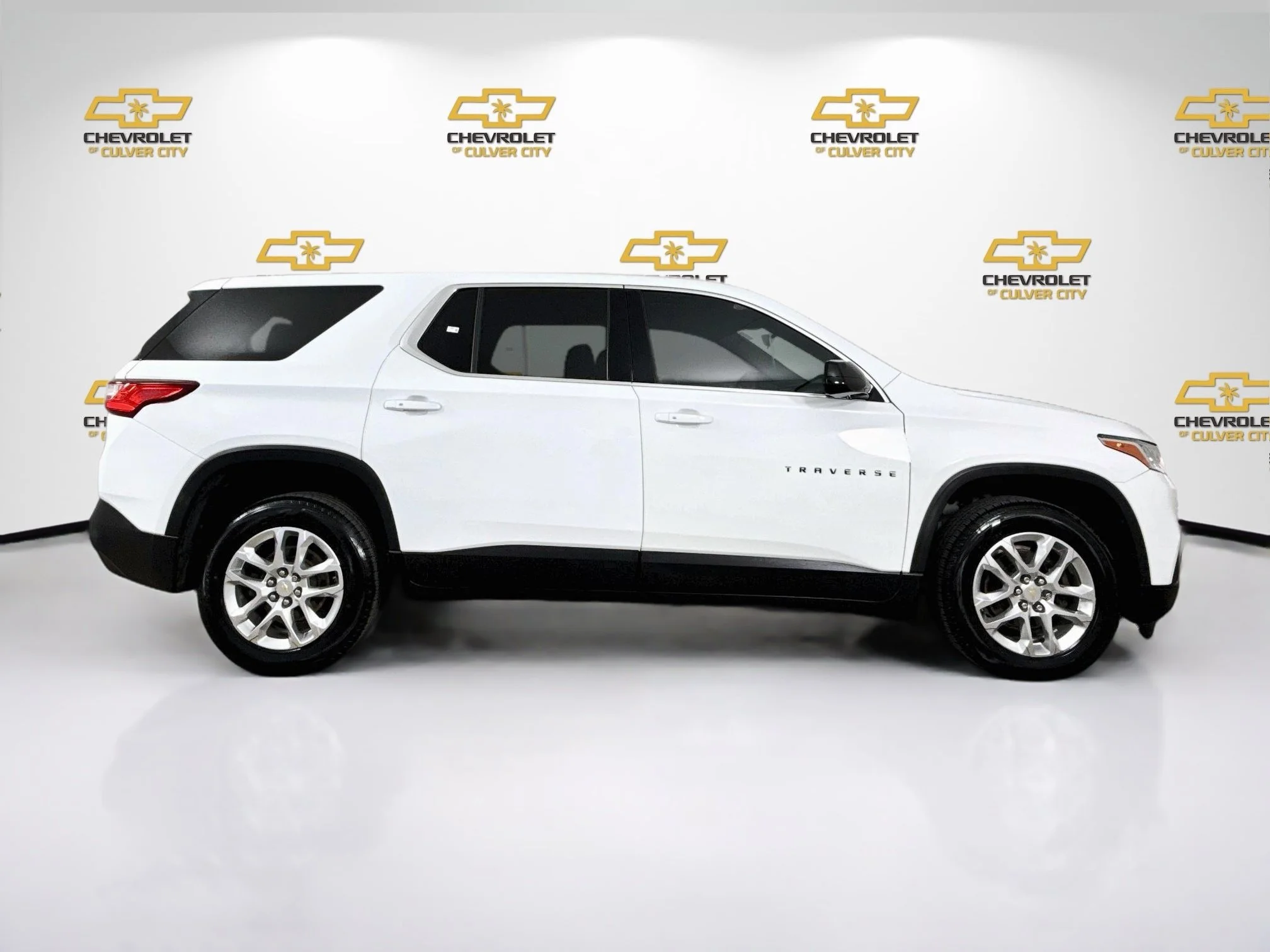 Used 2020 SUMMIT WHITE Chevrolet LS image 9