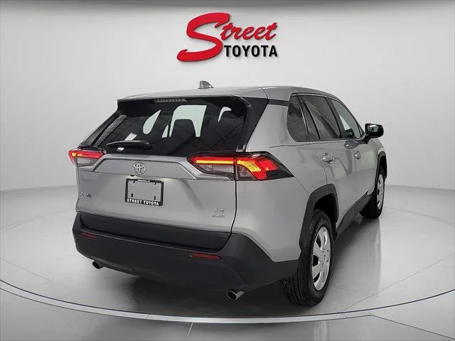 Certified Used 2024 SILVER SKY METALLIC Toyota  image 4