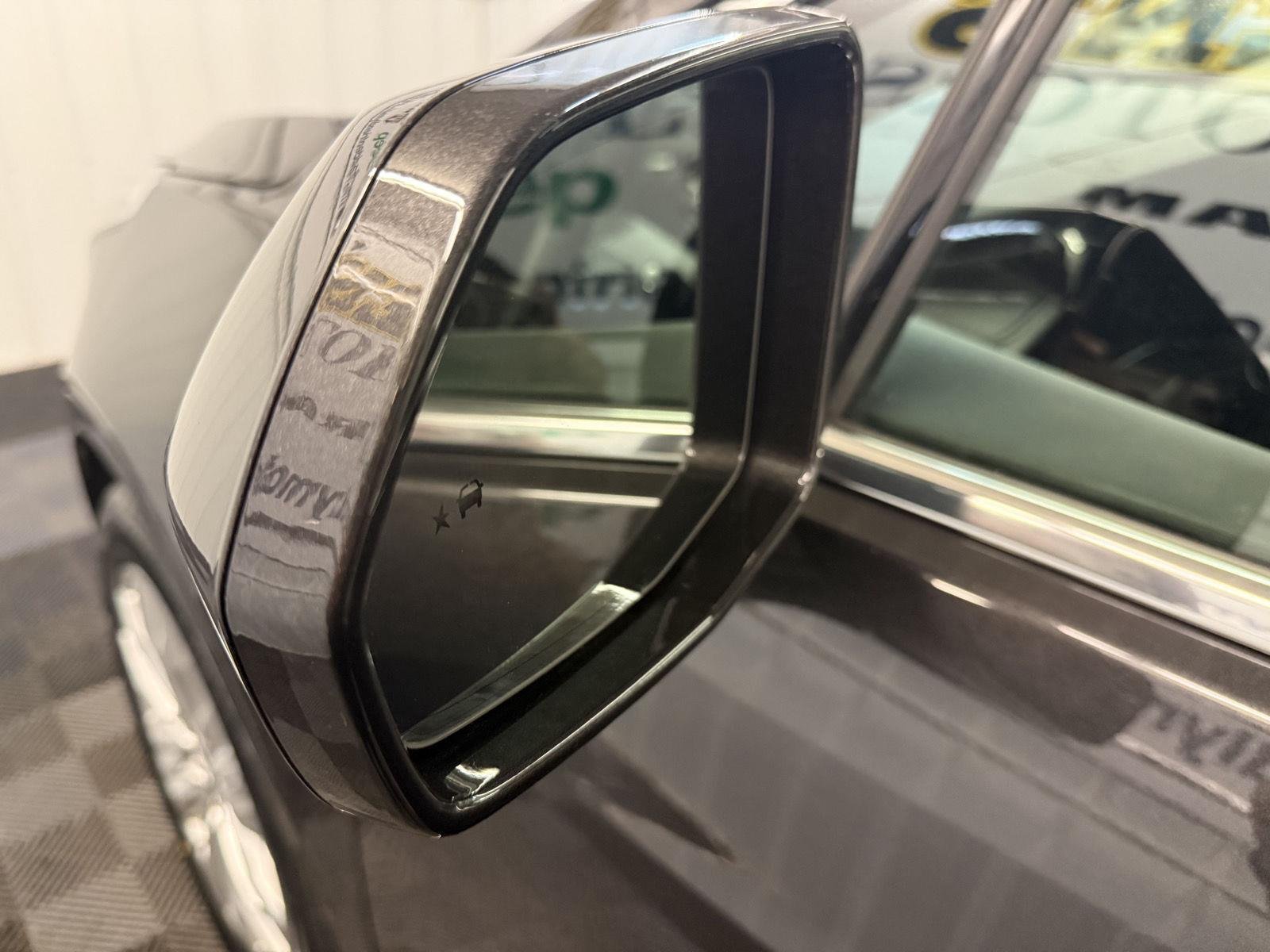 Used 2019 BLACK CADILLAC PREMLUX image 26