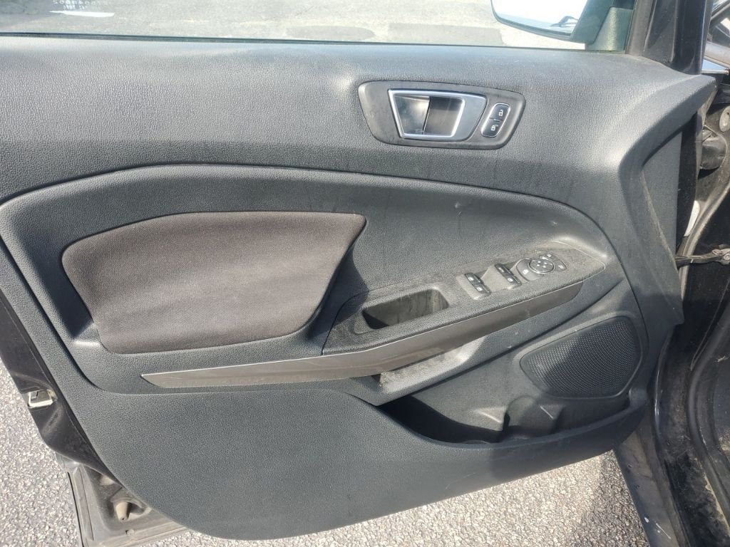 Used 2018 Black Ford SE image 17