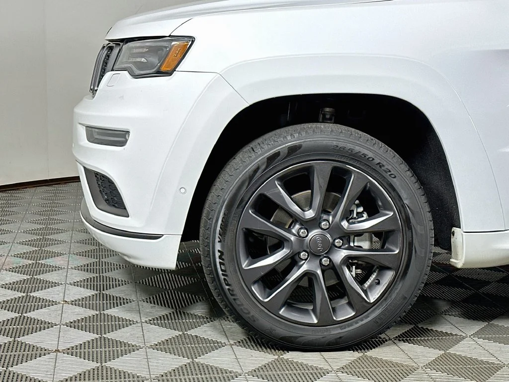 Used 2018 Bright White Clearcoat Jeep High Altitude image 9