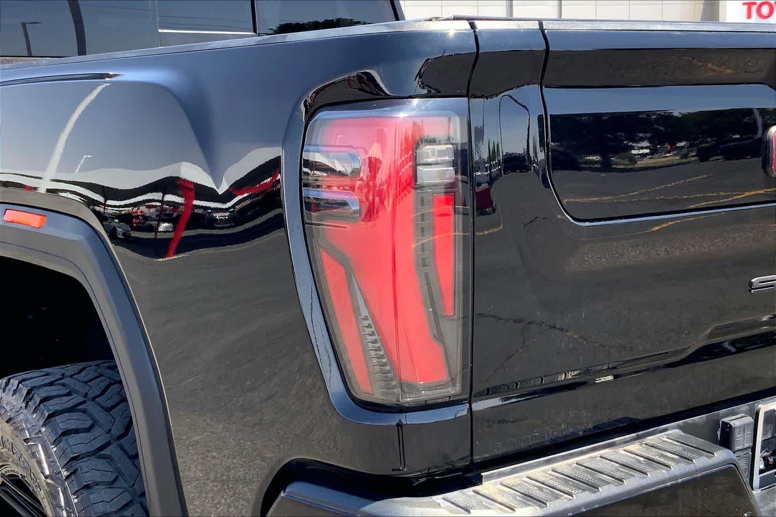 Used 2024 Onyx Black GMC AT4 image 29