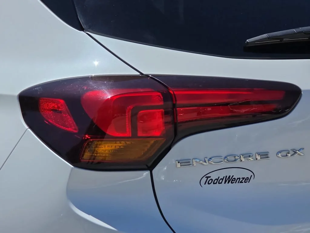 Certified Used 2023 White Frost Tricoat Buick Select image 33