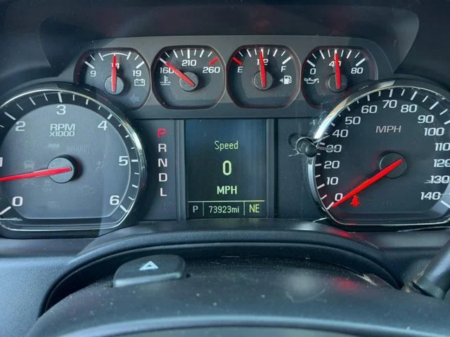 Used 2017 ONYX BLACK GMC NA image 19