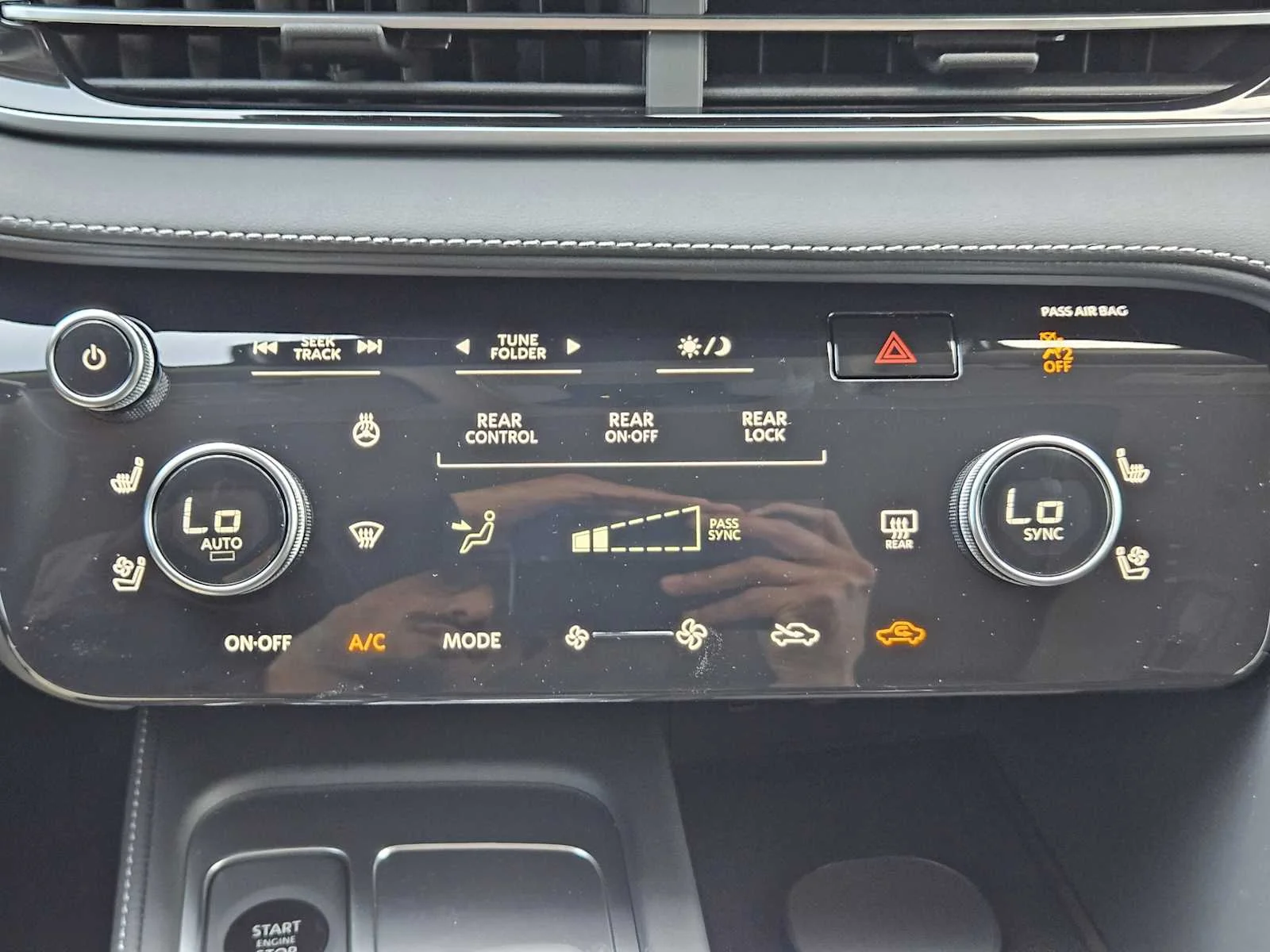 2027 INFINITI QX60 LUXE - Photo 12