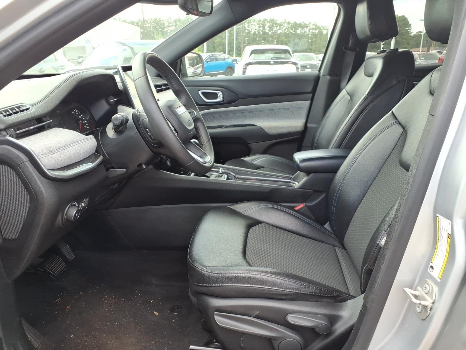 2024 Jeep Compass Latitude Silver at Robbins Nissan