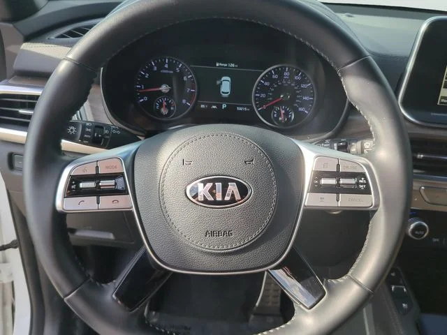 Used 2020 White Kia SX image 32