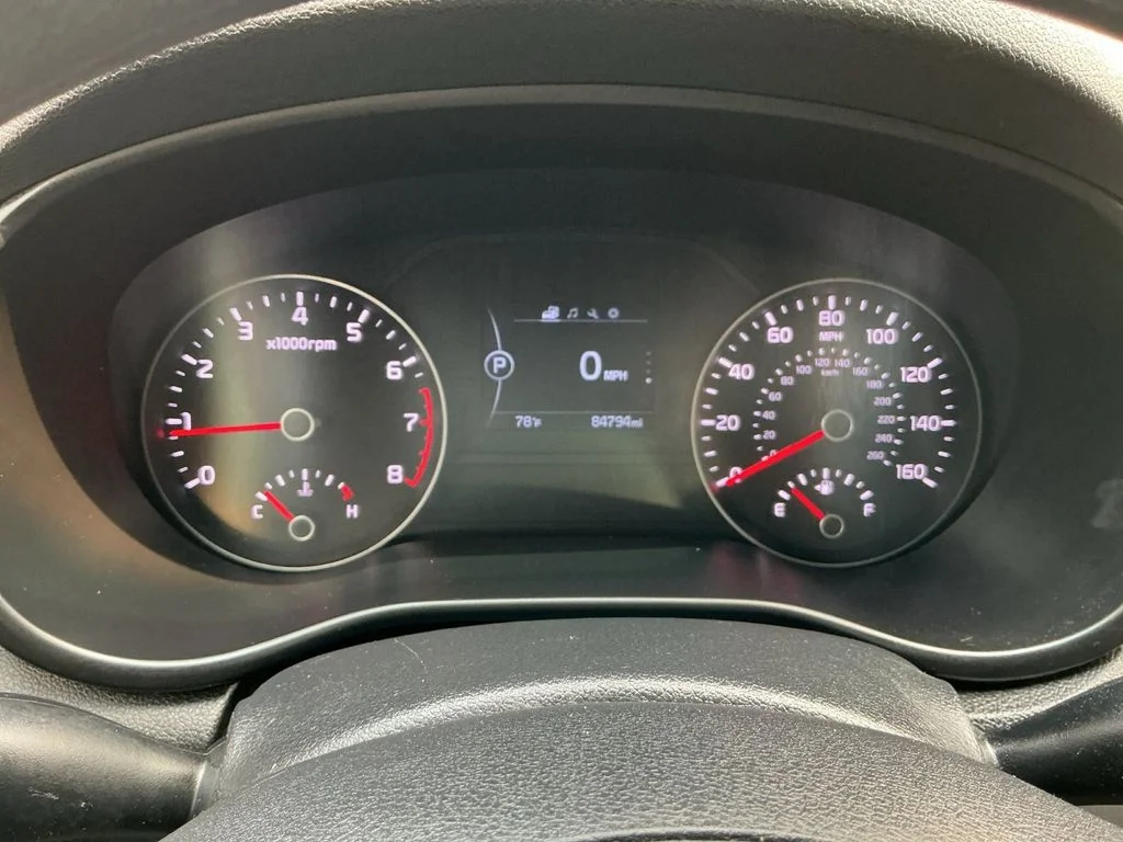 Used 2018 White Kia LX image 13