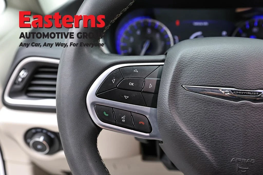 Used 2024 White Chrysler Touring L image 15