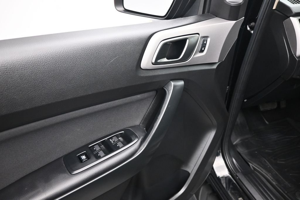Used 2023 Black Ford XLT image 10