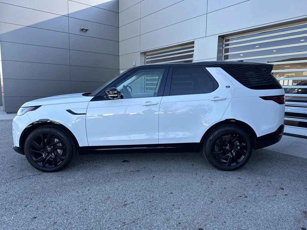 Certified Used 2025 White Land Rover Dynamic SE image 4