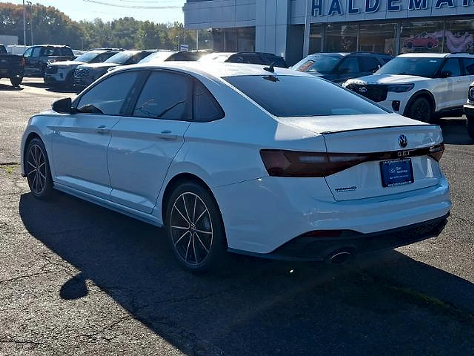 Used 2025 White Volkswagen 2.0T Autobahn image 5