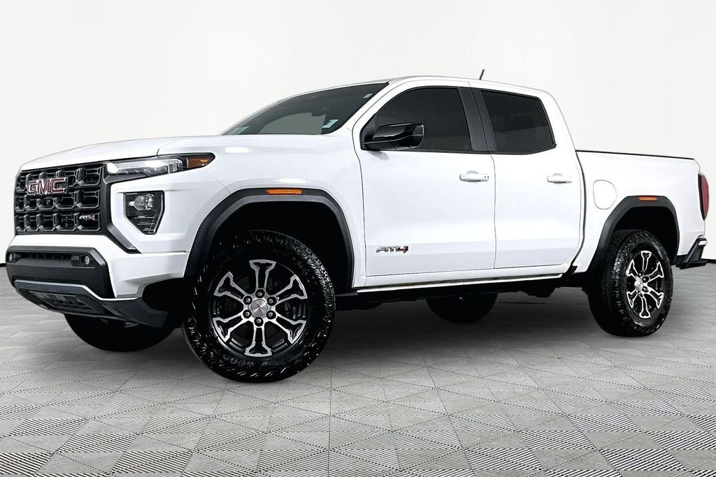 Used 2024 White GMC AT4 image 1