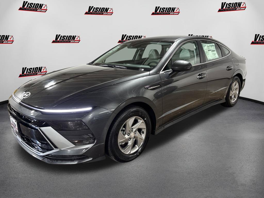 New 2026 Gray Hyundai SE image 1