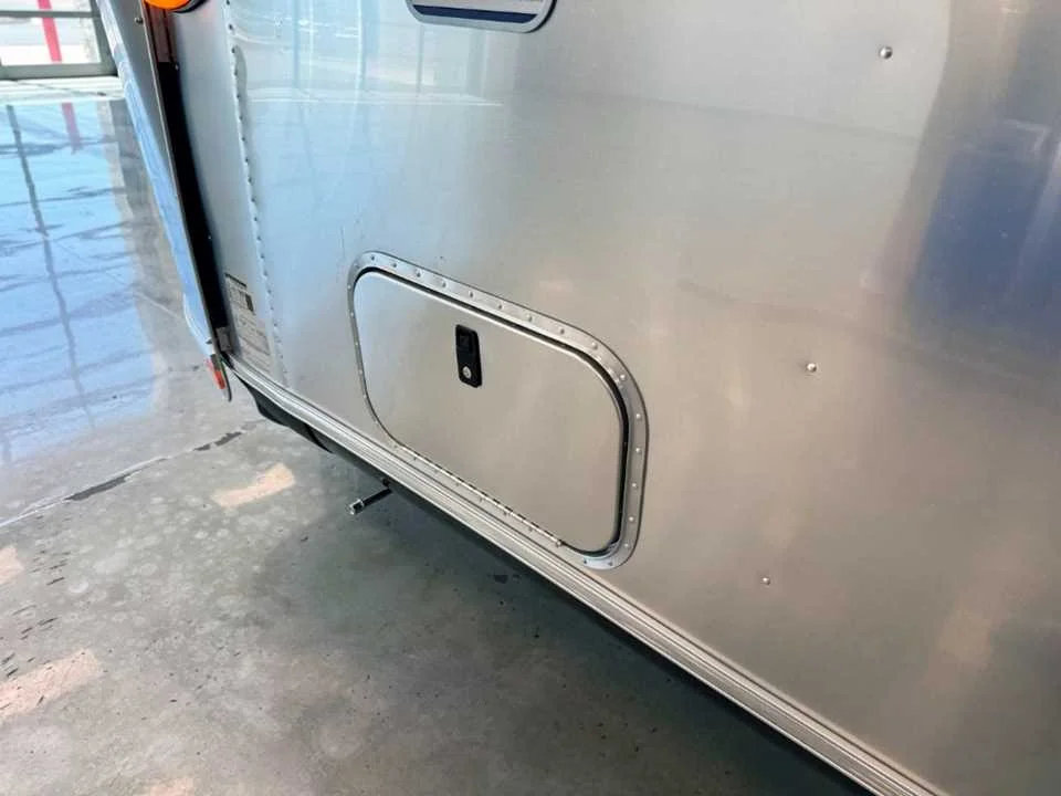 New 2027 SILVER AIRSTREAM  image 21
