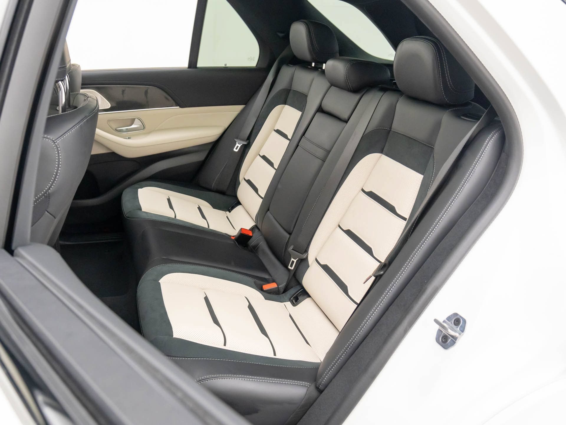 New 2026 Polar White Mercedes-Benz GLE 63 S AMG® image 58