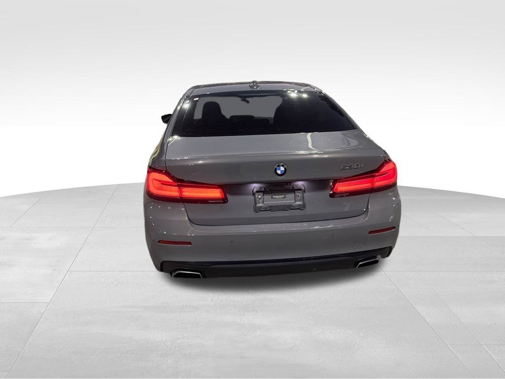 Used 2021 Gray BMW 530i image 4