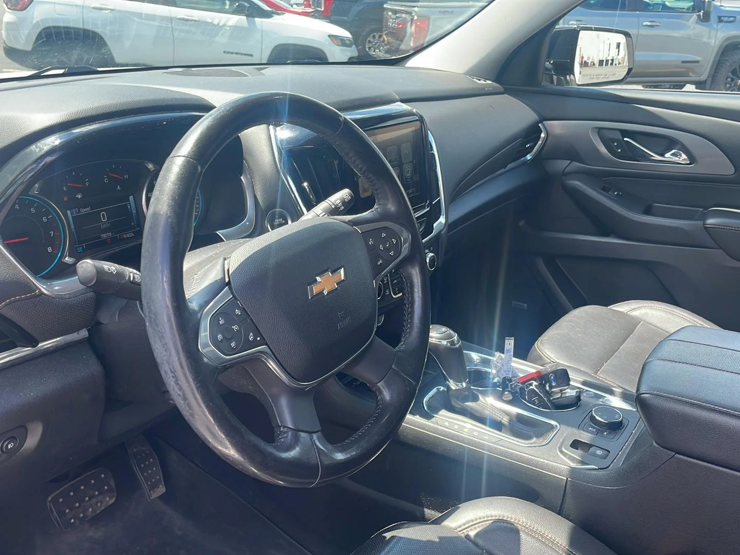 Used 2018 Iridescent Pearl Tricoat Chevrolet Premier image 8