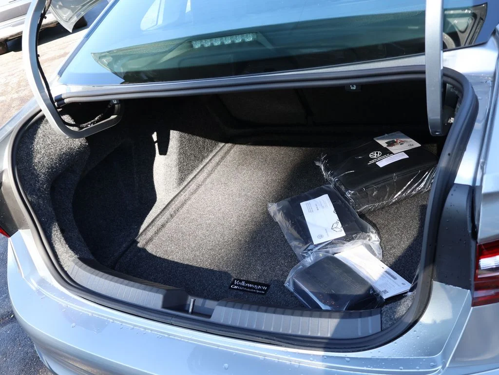2026 Volkswagen Jetta SE - Photo 15