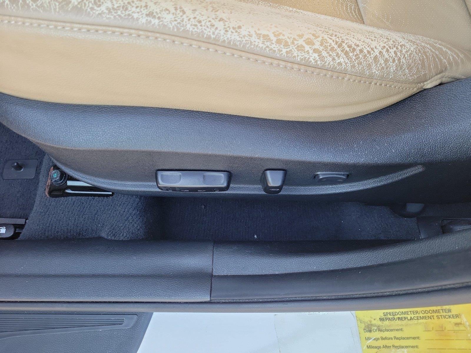 Used 2013 Shimmering White Hyundai Limited image 20